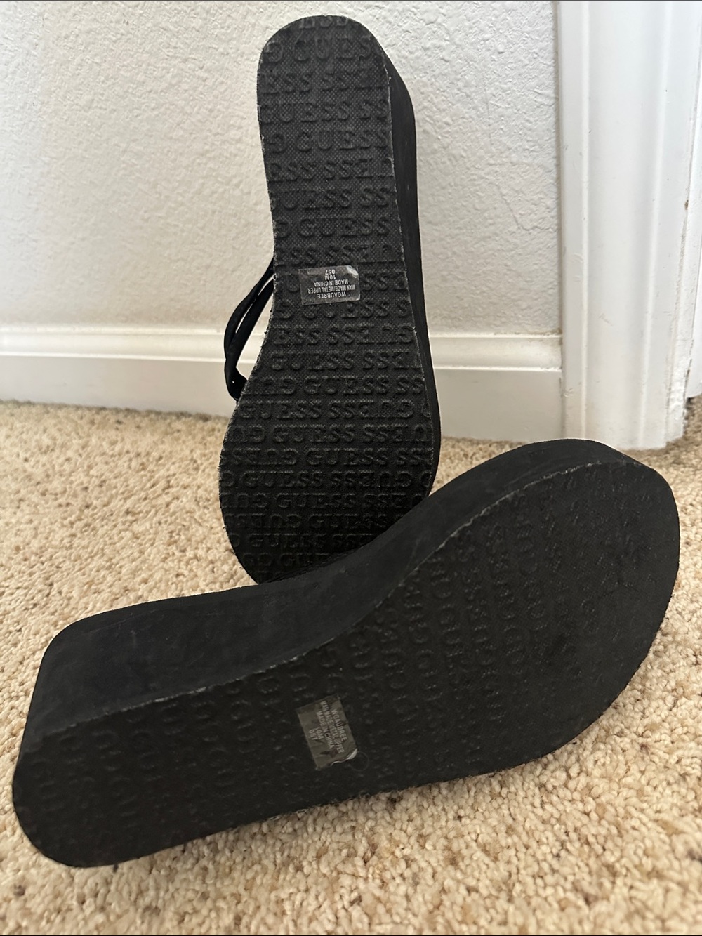Guess Black Wedge Flip Flops with White Heart Print and Heart Charm - Picture 3 of 3